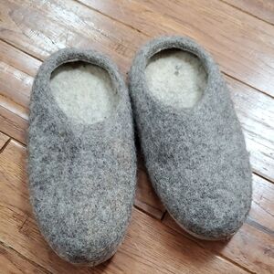 Nootkas 'Astoria' Wool House Slippers